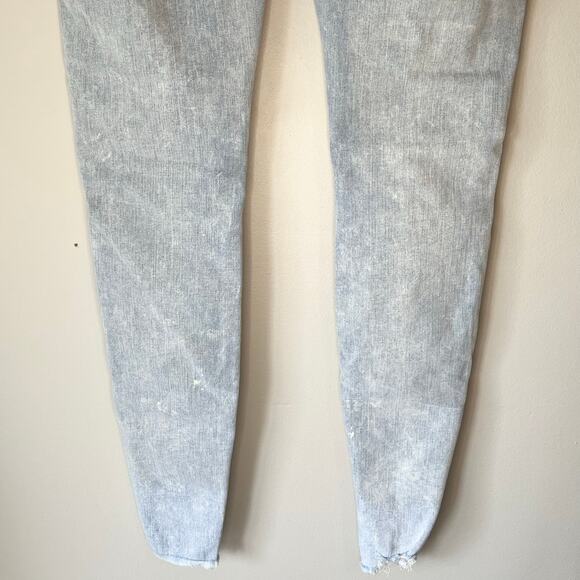 American Eagle Light Acid Wash Distressed 360° Next Level Stretch Jegging Sz 2 - Picture 11 of 12